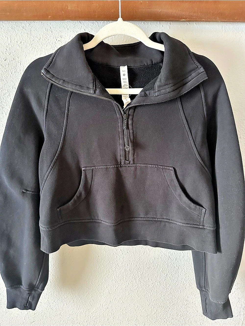 lululemon Cropped Half-Zip Hoodie in Black Size XS/S